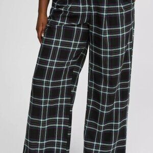 Torrid Studio Crepe Wide Leg Pant - size 16 Regular